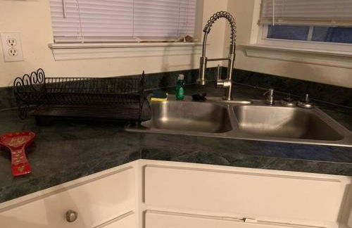 Lovely two-story house with spacious backyard - Foto 11