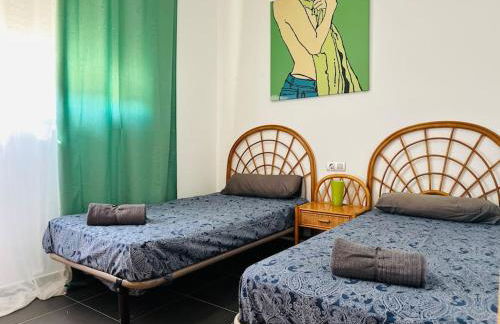 Adosado en la playa con piscina - Foto 9