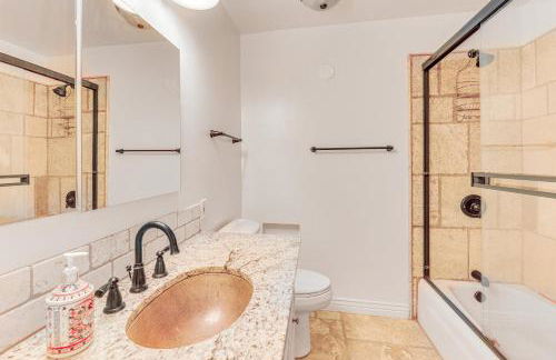 3 Mi to Dtwn Shops and Eats Mesa Home with Pool! - Photo 13