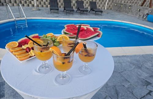 Kuća sa bazenom za odmor i domjenke MARIS - Foto 2