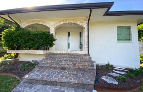 Welc-ōM Luxury Hillside Retreat - Photo 32