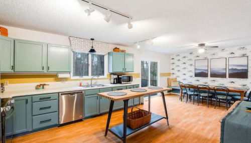 Adventure Hub Hot Tub, Near Waterpark Ski & Golf - Foto 4