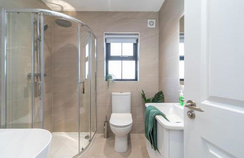 Modern Entire Home steps from the Train Station - Foto 15