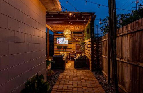 Upscale Ybor House with Outdoor Living Space - Photo 20