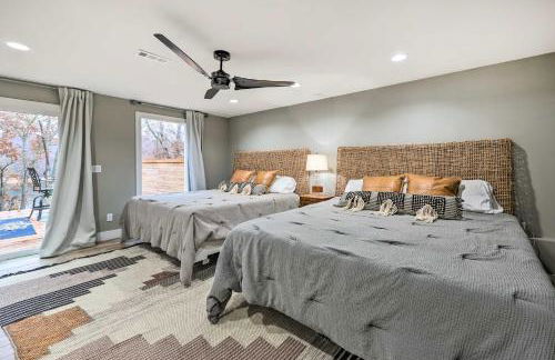 Lakefront Rogers Getaway with Hot Tub and Deck! - Foto 29