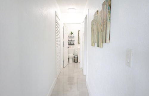 GREAT Luxe House NEAR Downtown & Marina in Miami - Photo 33