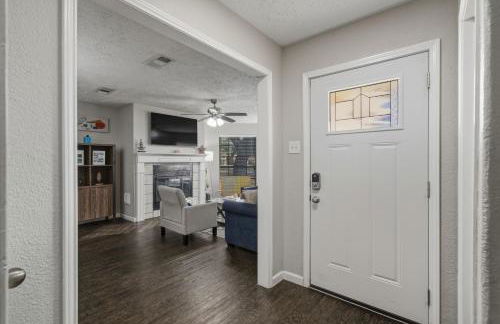 Pool Villa- Near Airport & Downtown, Fire Pit, Foosball - Foto 34