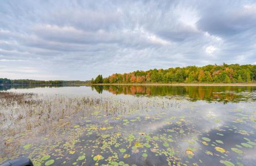 Waterfront Webster Cabin with Dock on Warner Lake! - Foto 35