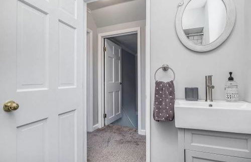 Newly Renovated Cottage 5 mins from Beach! - Foto 31