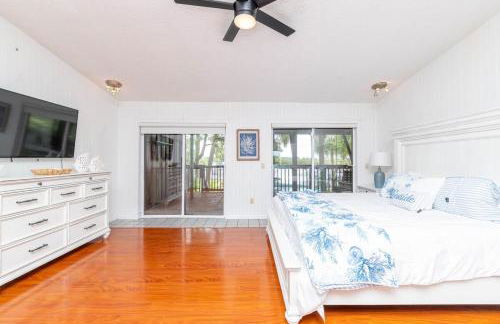 Huge Waterfront Mini-Resort w Gym, Dock & Pool - Foto 45