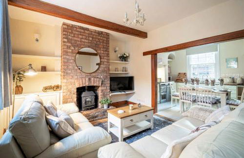 The Cottage in Chester, Sleeps 6 with FREE Parking - Photo 1