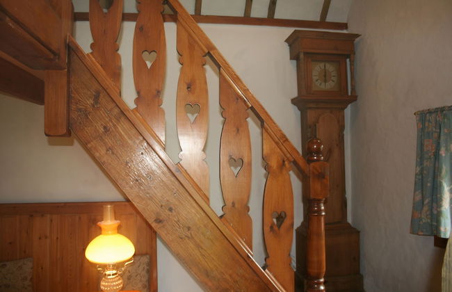 Snow White's House - Farm Park Stay with Hot Tub, BBQ & Fire Pit - Foto 9