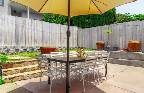 2BR-2 mins to Ocean-Sleeps 8-Pets - Photo 9