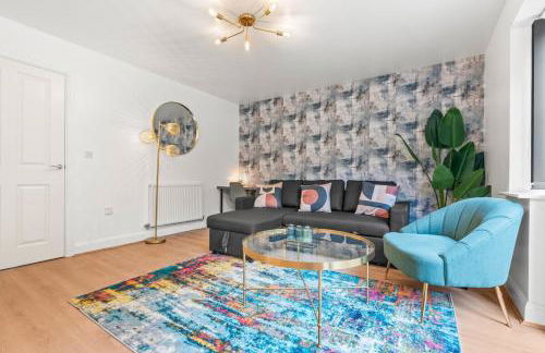 Spacious 3-Bed Home, Parking, Garden, Sleeps 7 - Foto 26