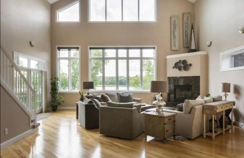 Cedar House Retreat - Photo 2