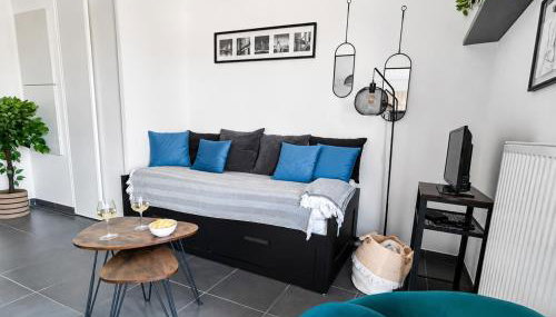 Studio, balcon, parking, commerces & transports - Photo 3