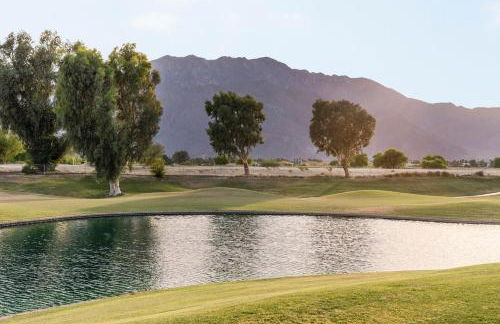 Luxe Palm Springs Villa- Sunset Oasis Private Heated Pool & Spa on Golfcourse - Foto 11