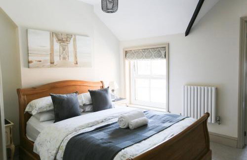 Cosy Dog Friendly Cottage with Woodburner & Garden - Photo 1