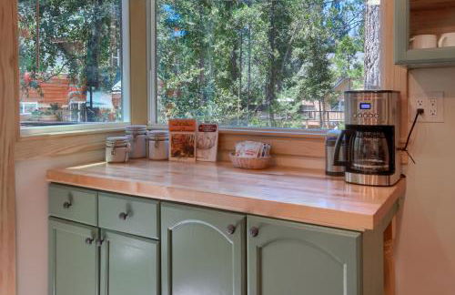 Beetlebark Bungalow- Inside Yosemite w/ hot tub EV charging cable - Foto 14