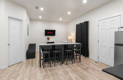 The WorkNest Stylish Stay w Desk & Fast Wi-Fi - Foto 25