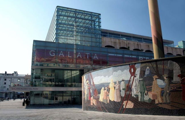 Acuario de Génova + Galata Museo del Mare + Paseo en barco - Foto 1