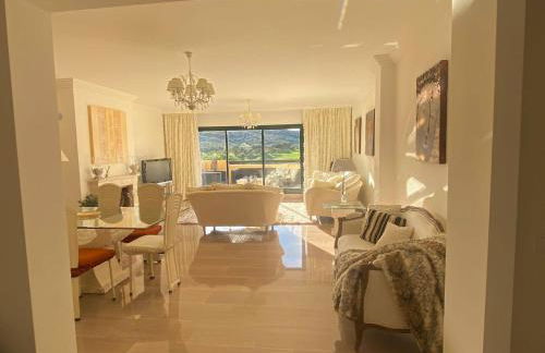 Sunny Retreat with Stunning View - Foto 9