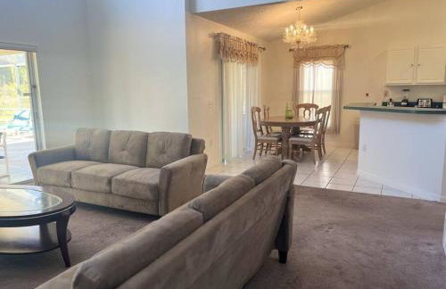 Family Vacation Home in Quiet Community with Private Pool and Spa - Foto 33