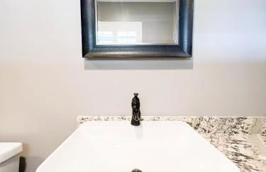 Lux Private Home - Pool, Billiards, 8 Smart TVs, Board Games, Cotton Bedding - The Stone Sanctuary at McCullough Hills Trailhead - Foto 53