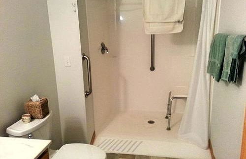 Rustic Cabin Rental with Waterfront Views on Lake Sylvia near St. Cloud, Minnesota - Foto 10