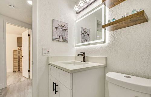 Canal Front Oasis w Heated Pool Close to the Beach - Foto 17