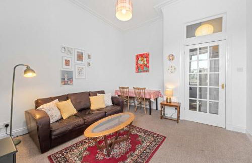 Cosy 1 Bedroom Apartment next to Fountain Park - Edinburgh - Photo 2