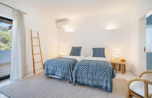 Luxury Private Family Villa with Pool AC & Parking - Foto 24