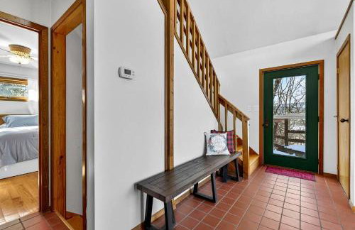 Modern Mountain Cabin with Hot Tub and Game Room Near Moorefield, West Virginia - Foto 28