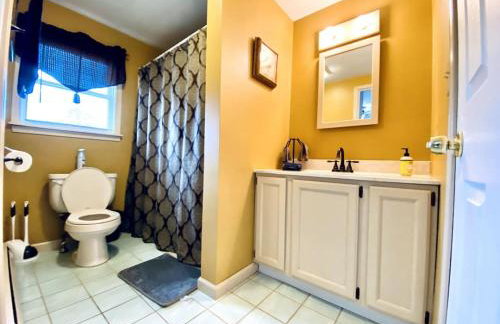 16 A COZY GETAWAY 4BED 3BATH HOME W FIRE PIT - Foto 18