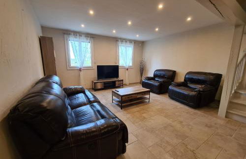 Grande Maison au Bord d'un Lac avec Spa, Jardin Clôturé et Proche du ZooParc de Beauval - FR-1-591-336 - Foto 17