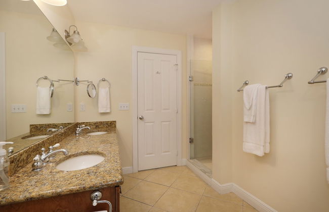 Waterfront Luxury Villa With Sunset Views And Boat Slip 3 Bedroom Townhouse by RedAwning - Photo 13