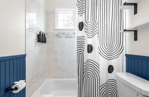 3BD plus 1BD Tiny Home - Outdoor Movie & Yard Fun - Foto 62