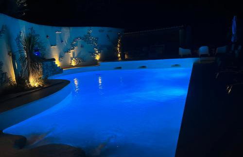 Mas provençal avec grande piscine idéal 8-10 personnes ! # Welcome - Photo 1
