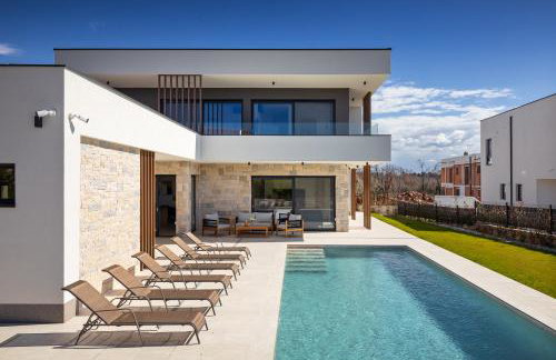 Villa Levita with Pool - Photo 23