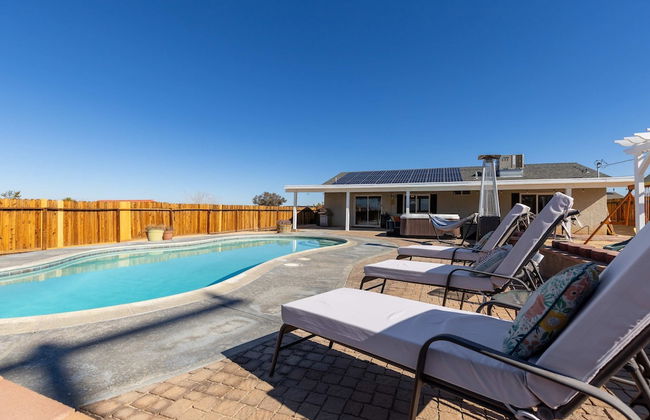 Desert Oasis Cozy Comfort Meets Outdoor Luxury - Foto 47