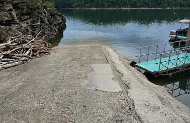 Little blue house on the lake - Photo 14