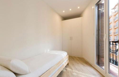 Modern and bright apartment well located in Gracia - Photo 6