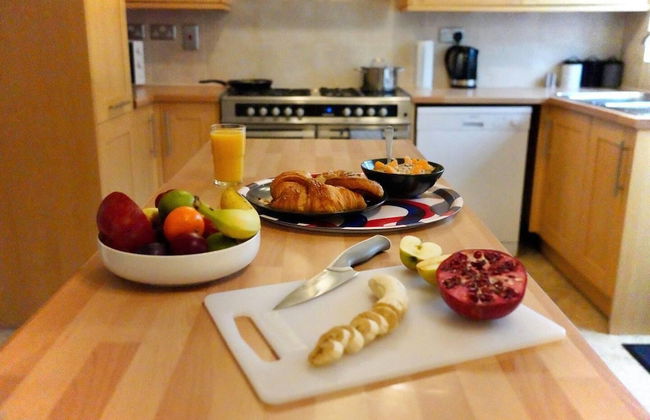 Captivating 4-bed House in Milton Keynes - Foto 25