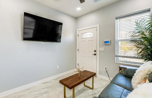 Small-Town Charm & Patio Dining: Home in Madera! - Foto 4