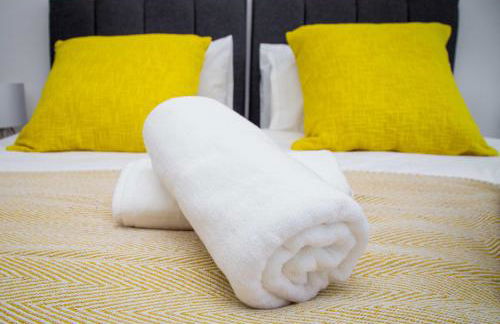 Bridge Court by Sterling Edge Apartments - Luxury Aparthotel - Stylish 1-bed Apartments - Balcony with Canal View or Private Garden - Free Parking - Foto 46