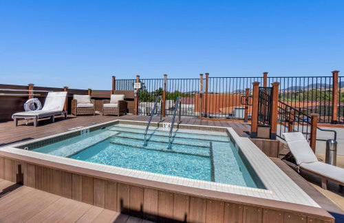 Bright Top Floor-Elevator-Walk Downtown-Laundry - Foto 43