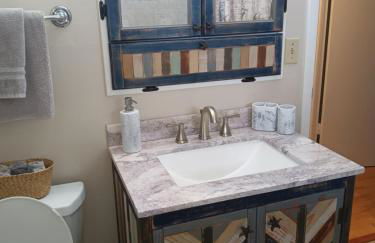 Comfortable Stay- Fully Stocked Home & Coffee Bar- All Essentials Provided - Photo 41