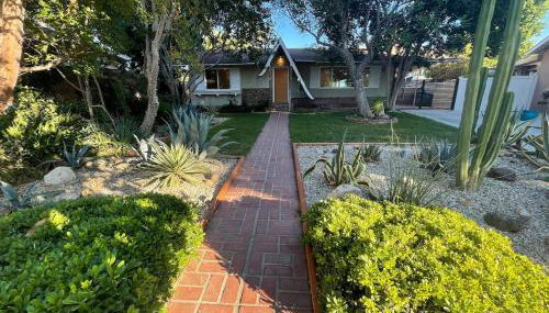 Granada Hills Private Unique Pool Luxury 4BR Family Retreat - Patio, Outdoor Dining, BBQ Grill, & Free Parking - Foto 2