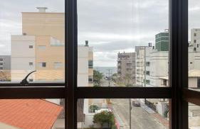 Novíssimo! Charmoso e a 3 minutos a pé da praia - Foto 27