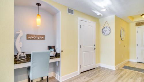 Waterfront Condo with Water Park, Walk to the Beach! - Foto 4